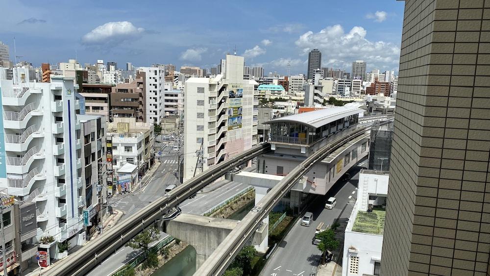 Toyoko Inn Okinawa Naha Kokusai-Dori Miebashi-Eki Exterior foto